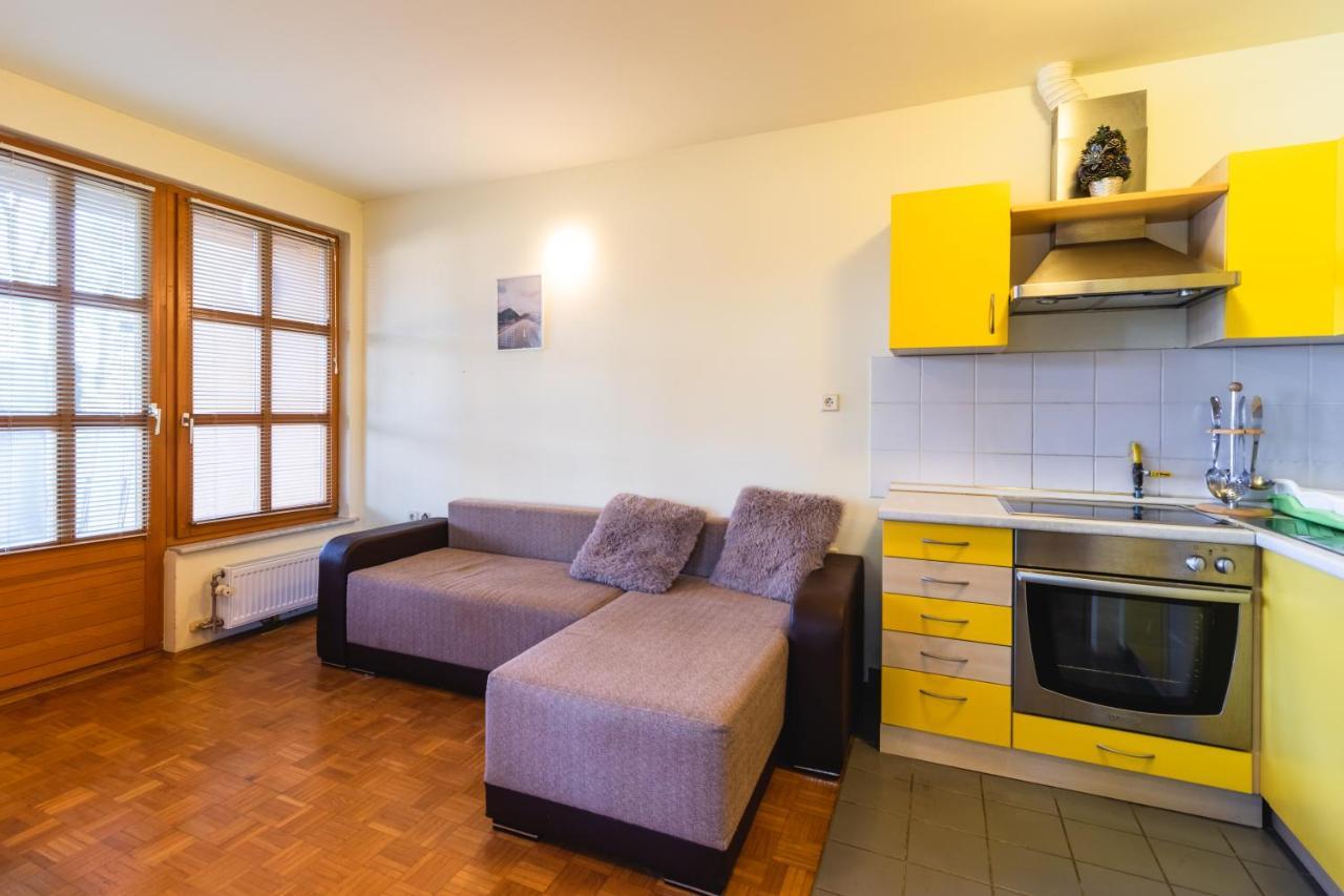 Relax Apartment In Banovci Verzej Bagian luar foto
